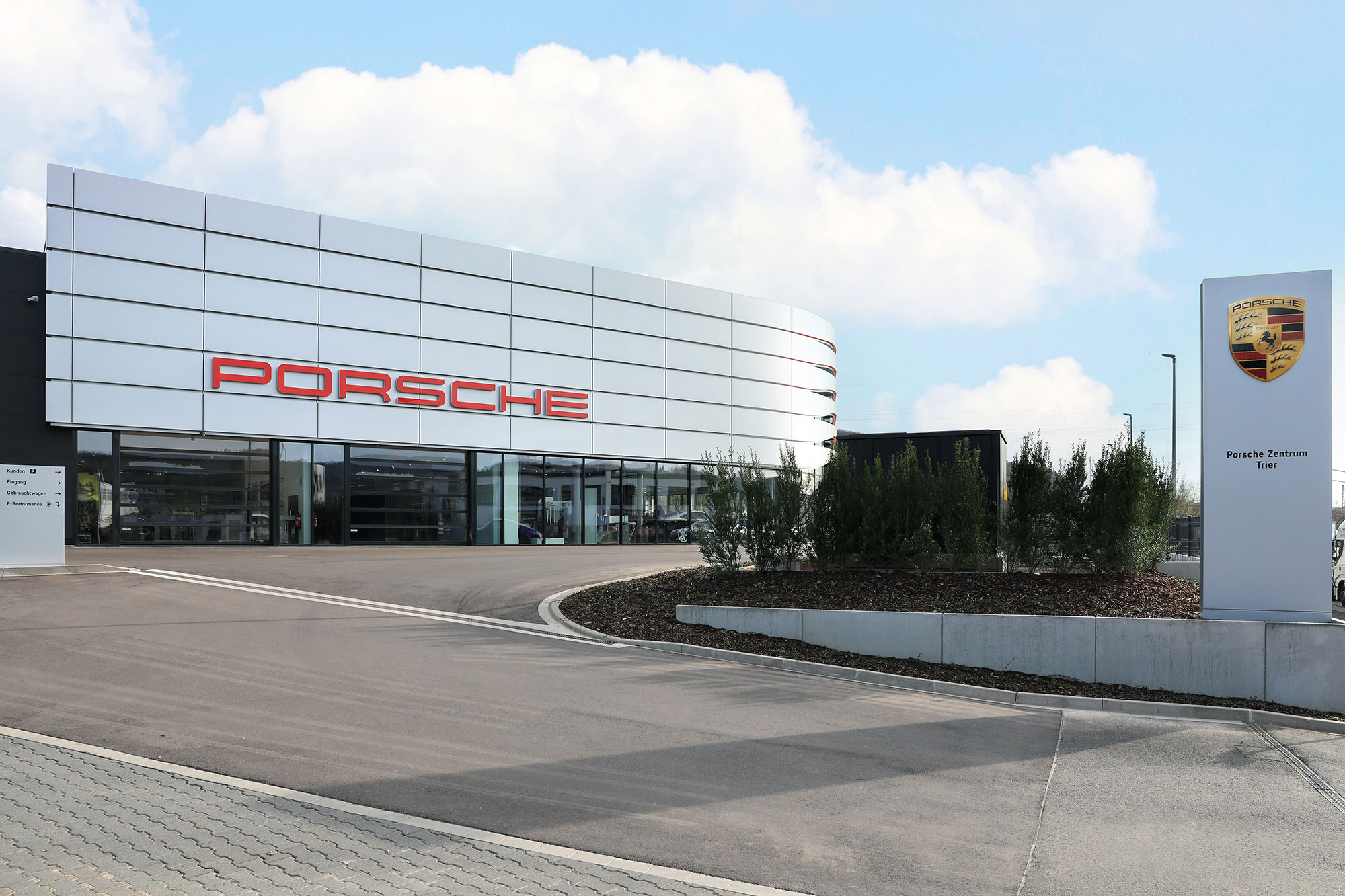 Architekturfotograf Porsche Zentrum Trier, Autohaus Unternehmen, Fotograf Deutschland, Sarah Jabs