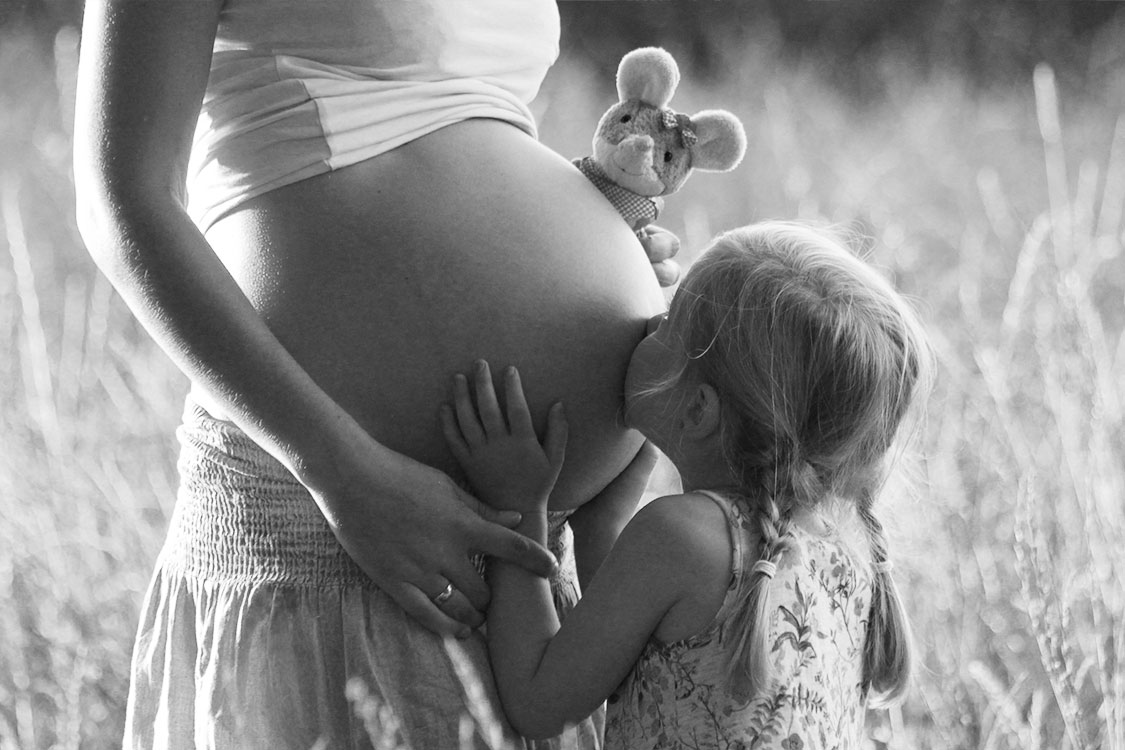 Babybauch ist schön rund, Shooting Kosten und Preise, Fotograf Sarah Jabs