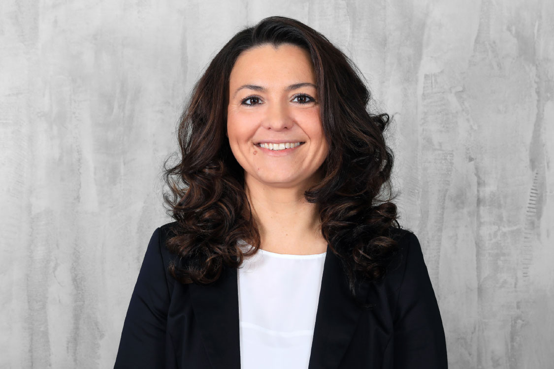 Einheitliche Mitarbeiterfotos im Unternehmen, Fotografin Sarah Jabs