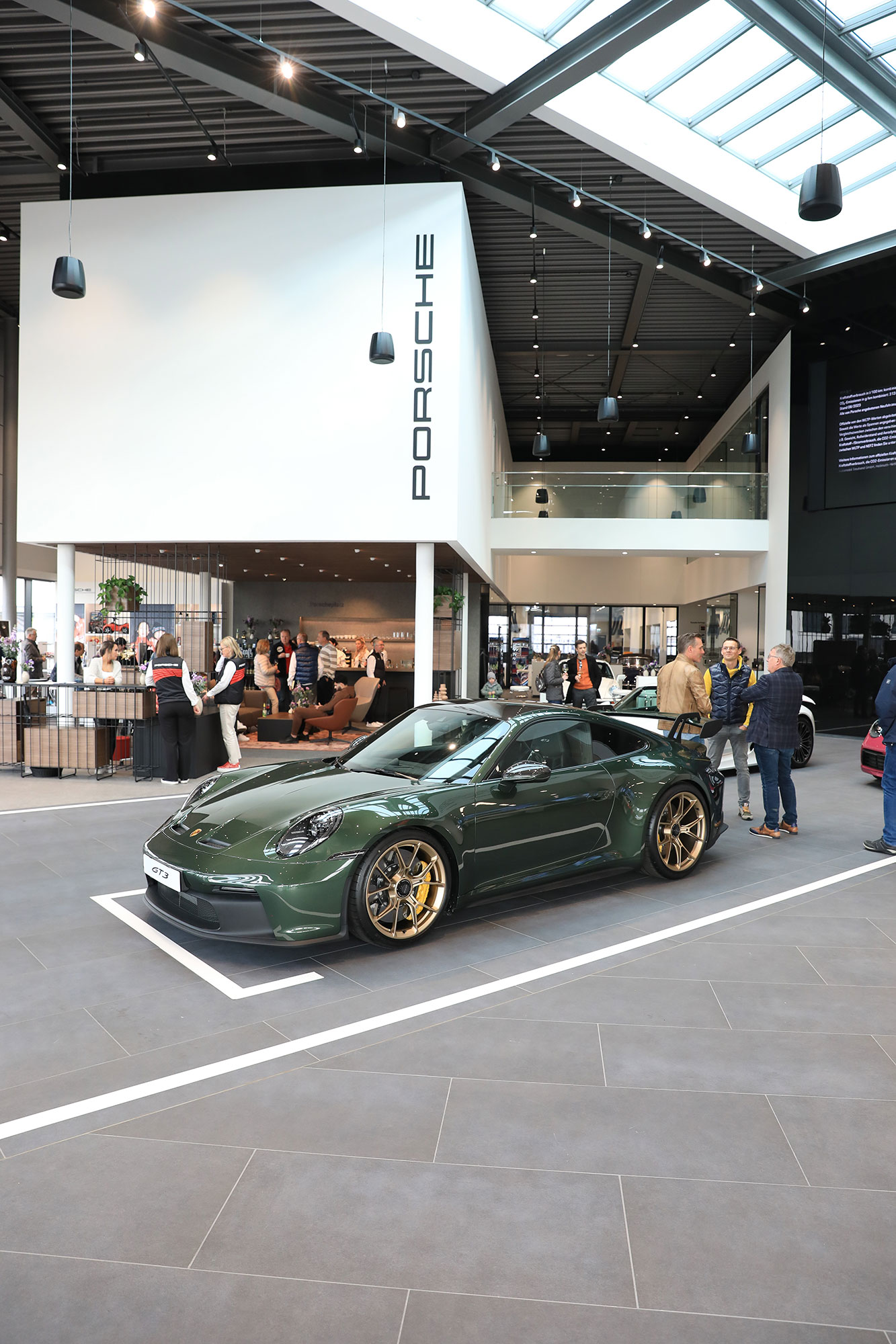 Tag der offenen Tür, Rundgang Einblick Porsche Zentrum, Fotograf Sarah Jabs Tag der offenen Tür, Rundgang Einblick Porsche Zentrum, Fotograf Sarah Jabs