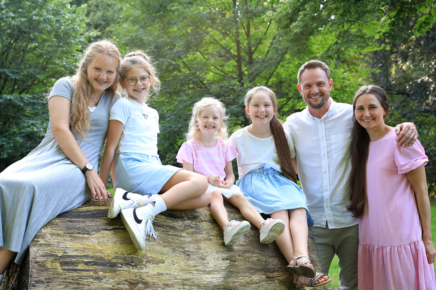Familien Fotoshooting Outfits draußen Oitdoor Ideen, Fotograf Düsseldorf, Sarah Jabs Familien Fotoshooting Outfits draußen Oitdoor Ideen, Fotograf Düsseldorf, Sarah Jabs