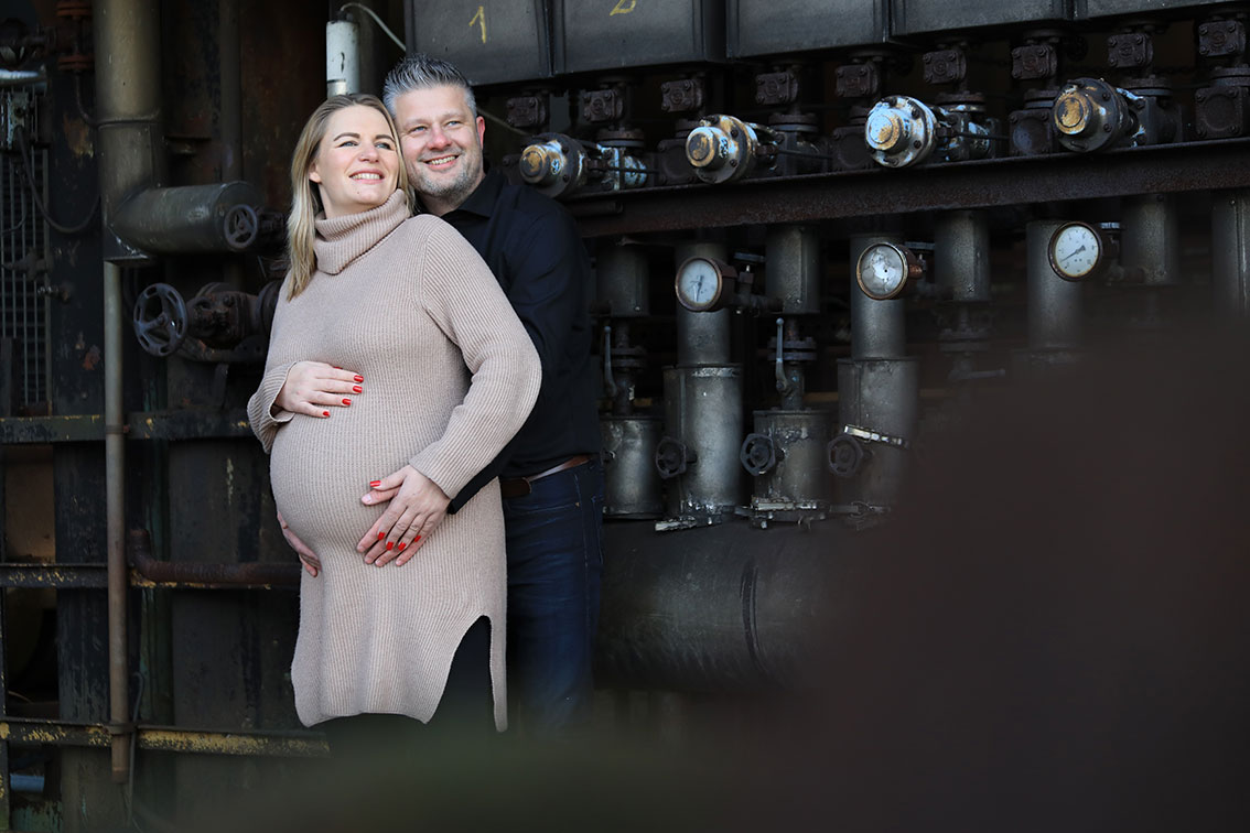 Beispiel Babybauchfoto mit Partner Düsseldorf, Szene Spaß Shootings, Sarah Jabs Beispiel Babybauchfoto mit Partner Düsseldorf, Szene Spaß Shootings, Sarah Jabs