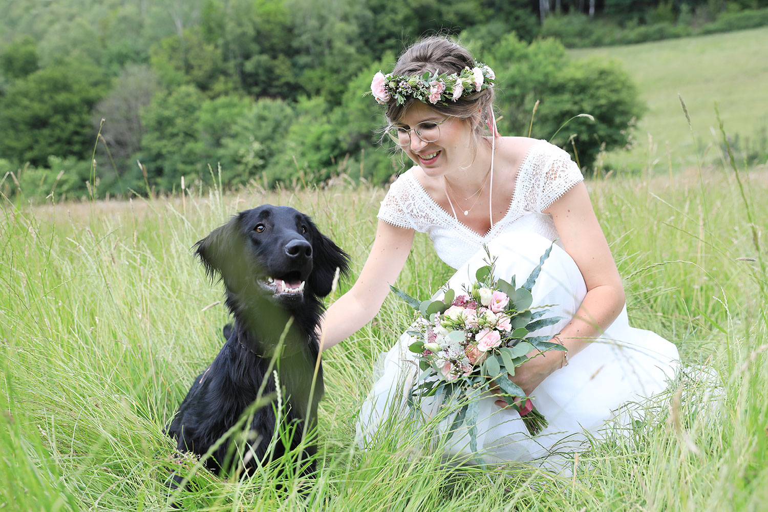 Hochzeitsfotos mit Hund, Haustier, Heesfelder Mühle Halver, Sarah Jabs Fotografie