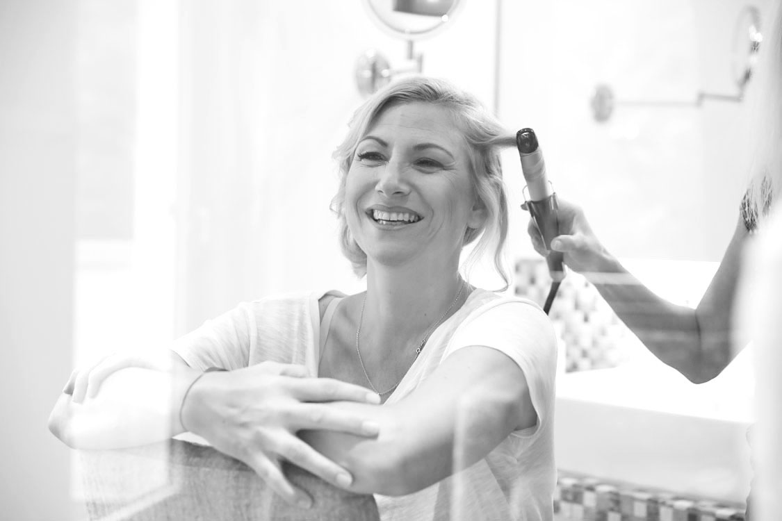Beispiel Friseur beim Getting Ready, Styling Hotelzimmer, Fotografin Sarah Jabs