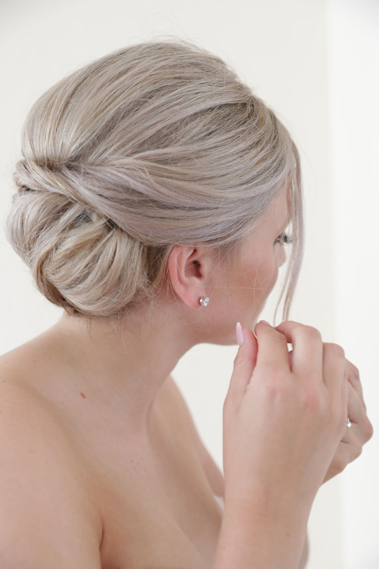 Getting Ready Braut, Ohrringe Vorbereitung Hochzeit, Fotografin Sarah Jabs