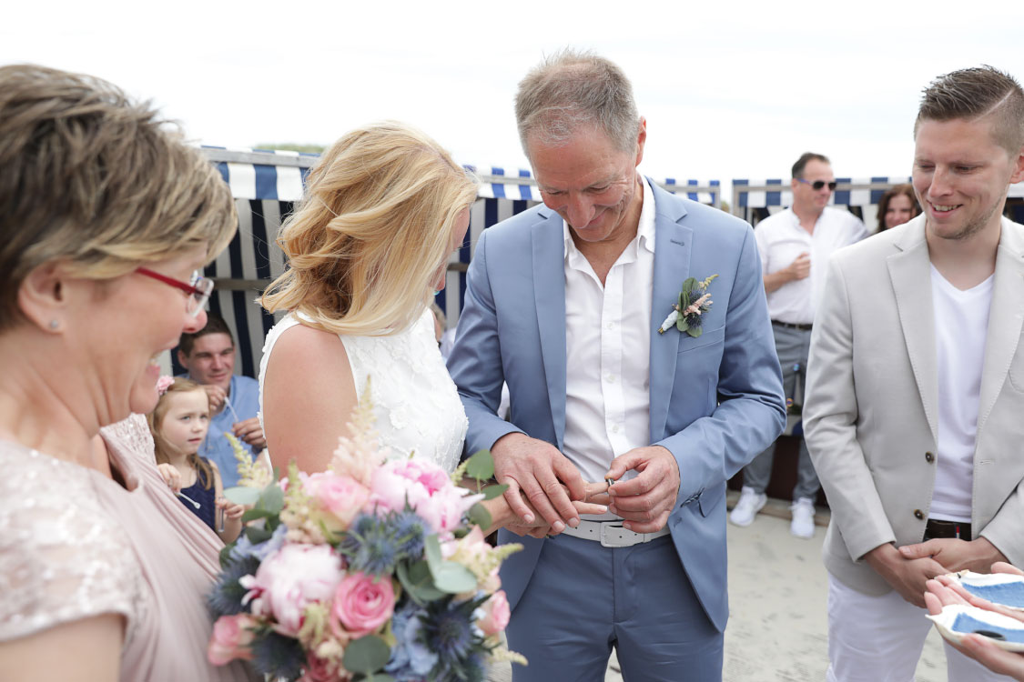 Hochzeitsfotograf aus Wetter (Ruhr) für die standesamtliche, freie und kirchliche Trauung Hochzeitsfotograf aus Wetter (Ruhr) für standesamtliche Trauung, freie Trauung, kirchliche Trauung