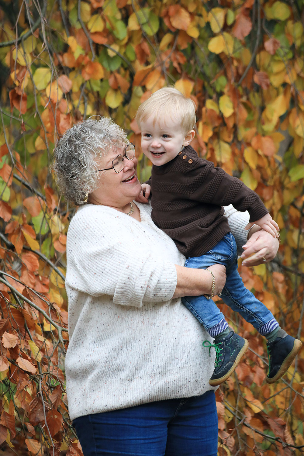 Kinder Fotoshooting mit Oma, Großeltern, Fotograf Ennepetal, Sarah Jabs Kinder Fotoshooting mit Oma, Großeltern, Fotograf Ennepetal, Sarah Jabs