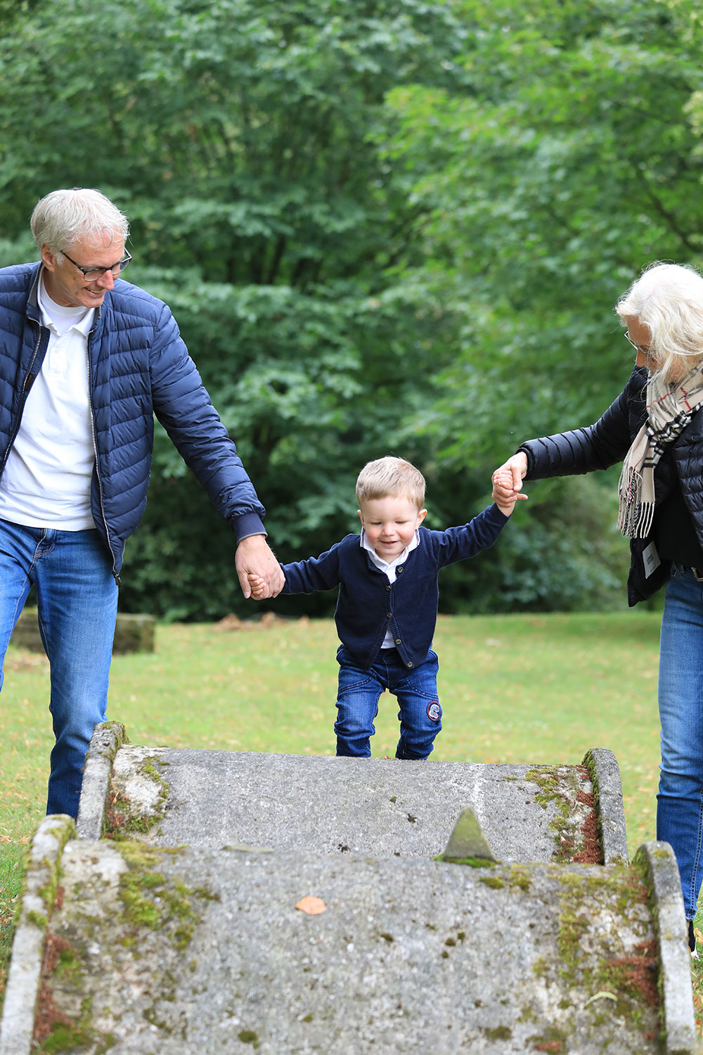 Kinder-Fotoshooting mit Oma und Opa, Großeltern, Fotograf Breckerfeld, Sarah Jabs Kinder-Fotoshooting mit Oma und Opa, Großeltern, Fotograf Breckerfeld, Sarah Jabs